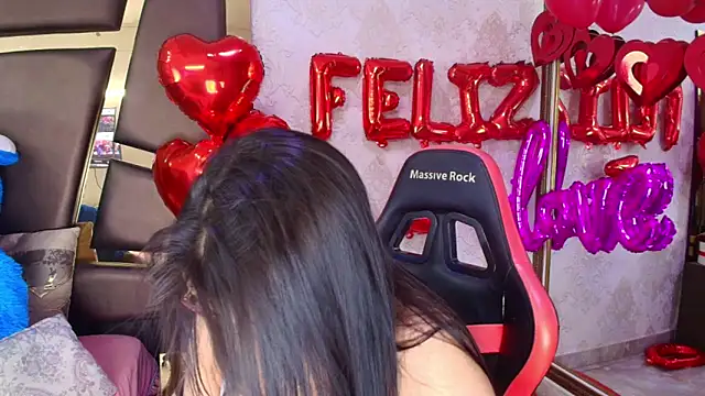 ZoehRoux online show from February 16, 7:37 am