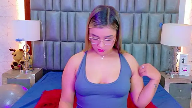 ZoehRoux online show from December 19, 3:57 am