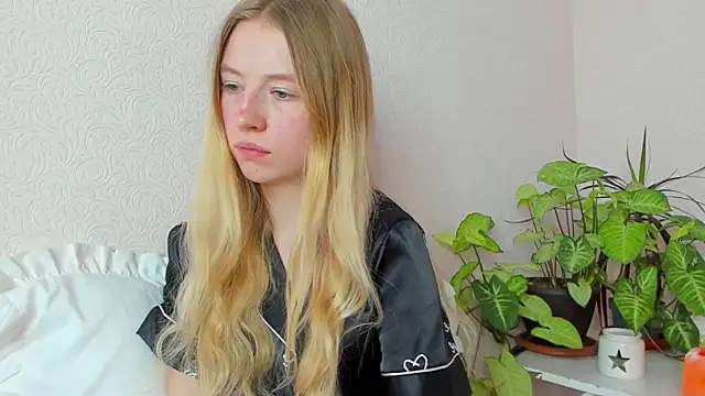 minidivaa  online show from January 10, 11:43 am