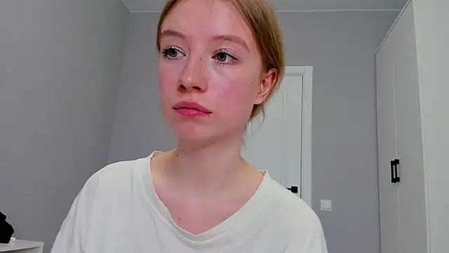 minidivaa  online show from January 24, 8:11 pm