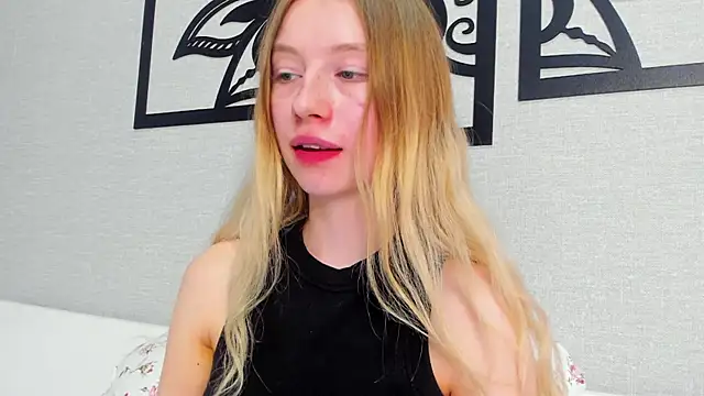 minidivaa  online show from February 7, 4:24 pm