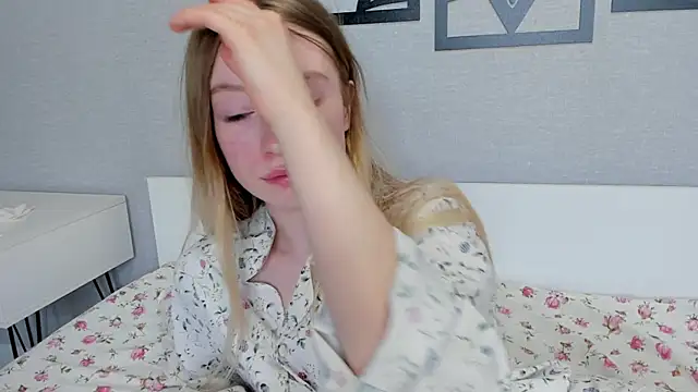 minidivaa  online show from March 1, 9:26 pm