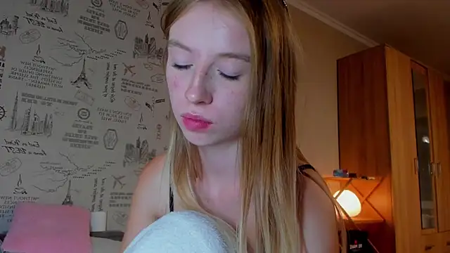 minidivaa  online show from September 13, 7:24 pm