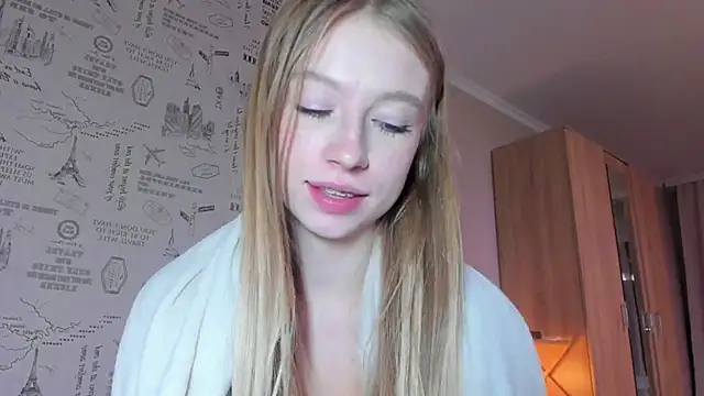 minidivaa  online show from October 4, 9:13 pm