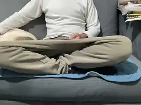 4small4inchlol online show from February 18, 6:58 pm