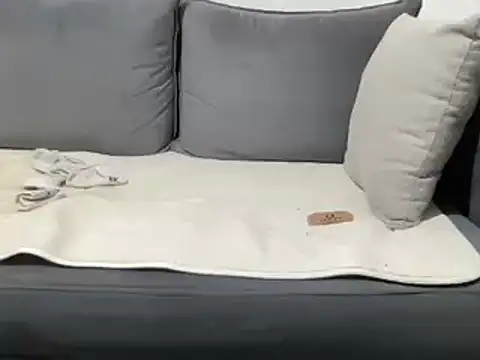 4small4inchlol online show from March 19, 5:17 pm