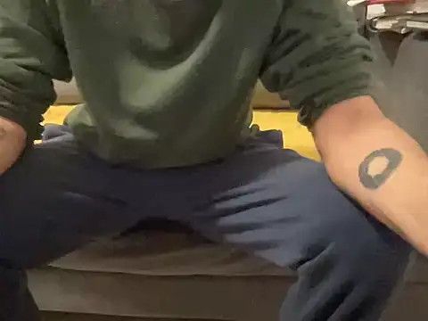 4small4inchlol online show from January 11, 4:12 pm