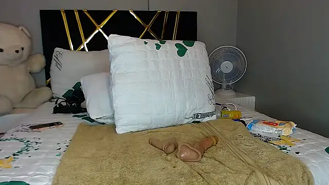 MissBigNipples online show from February 16, 5:15 am