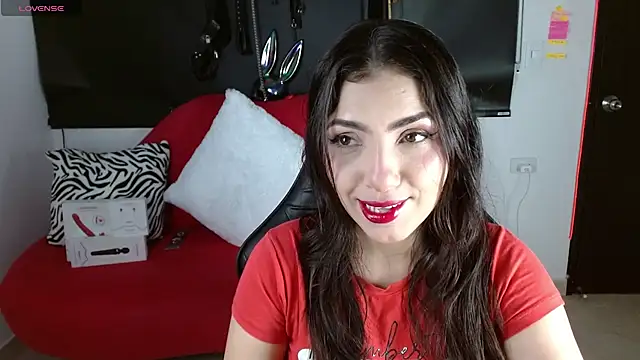 Carolaine69  online show from April 17, 1:36 pm