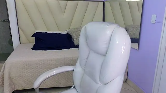 Snapshot of Sexy_paradise18_ chatting on December 31, 7:31 am Sexy paradise18 online show from December 31, 7:31 am