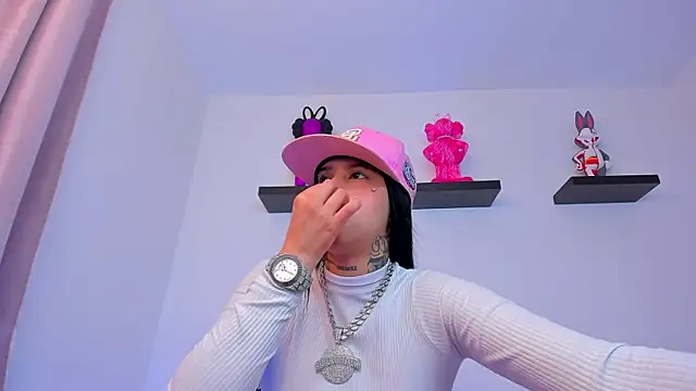 Gangster Girl online show from February 5, 1:58 am