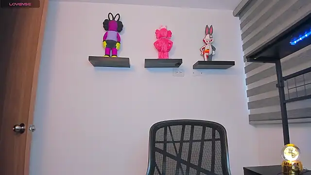 Gangster Girl online show from February 24, 8:07 pm