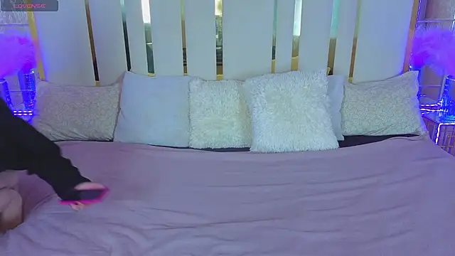 Daisy Delight online show from November 8, 8:29 pm