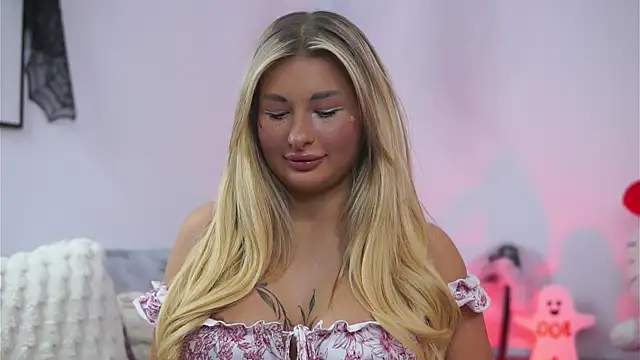 AvaShayy online show from October 27, 9:52 pm