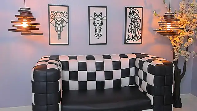 SARAFOXX  online show from December 5, 6:11 pm