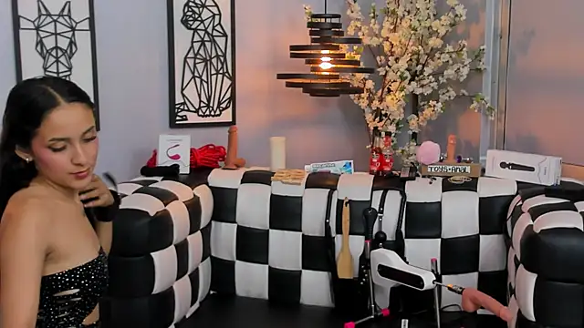 SARAFOXX  online show from December 21, 2:47 pm