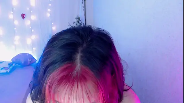 Snapshot of mixie_cute chatting on February 27, 9:36 pm mixie cute online show from February 27, 9:36 pm