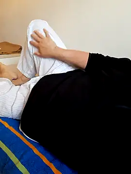 Snapshot of bluangelo chatting on December 6, 1:33 pm bluangelo online show from December 6, 1:33 pm