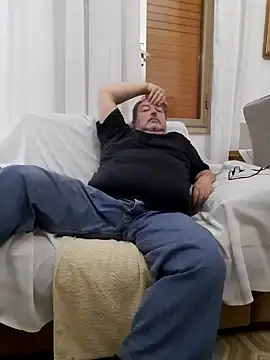 Snapshot of bluangelo chatting on March 3, 6:12 pm bluangelo online show from March 3, 6:12 pm