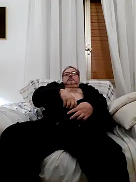 Snapshot of bluangelo chatting on March 8, 6:47 pm bluangelo online show from March 8, 6:47 pm