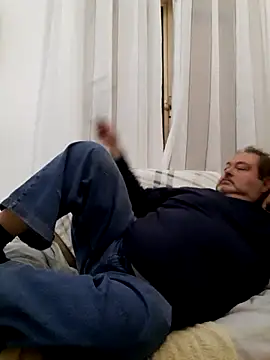 Snapshot of bluangelo chatting on March 10, 8:56 pm bluangelo online show from March 10, 8:56 pm