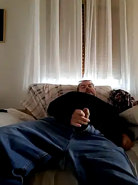 Snapshot of bluangelo chatting on March 11, 7:58 am bluangelo online show from March 11, 7:58 am