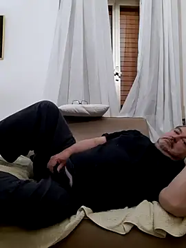 Snapshot of bluangelo chatting on March 15, 9:27 pm bluangelo online show from March 15, 9:27 pm