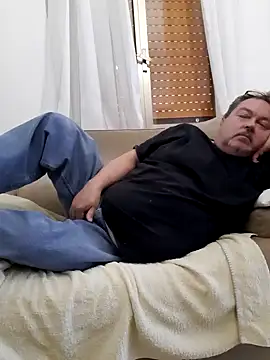 Snapshot of bluangelo chatting on March 17, 1:18 pm bluangelo online show from March 17, 1:18 pm