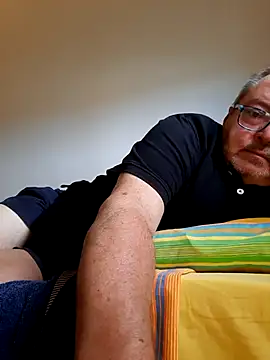 Snapshot of bluangelo chatting on September 17, 12:18 pm bluangelo online show from September 17, 12:18 pm