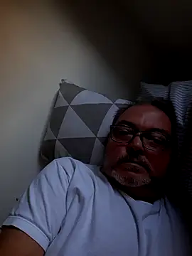 Snapshot of bluangelo chatting on December 2, 1:50 pm bluangelo online show from December 2, 1:50 pm