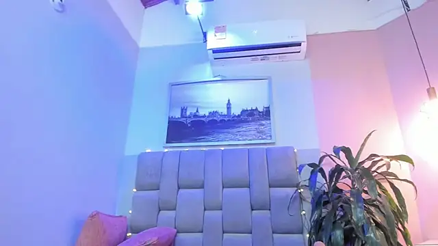 samyriverss online show from December 6, 7:10 am