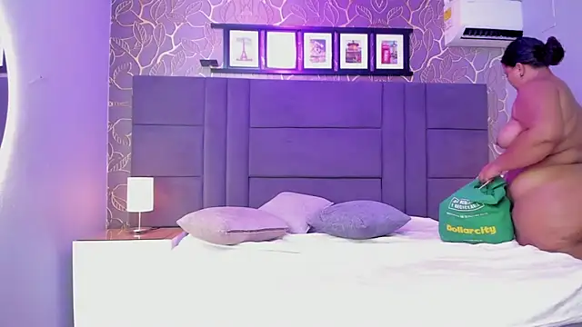 samyriverss online show from September 26, 7:18 pm