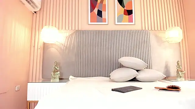 samyriverss online show from November 12, 10:37 am