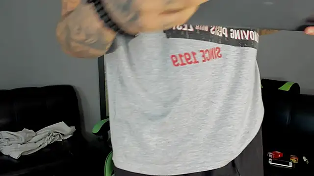 Snapshot of jamesinked_ chatting on January 27, 3:50 pm jamesinked  online show from January 27, 3:50 pm