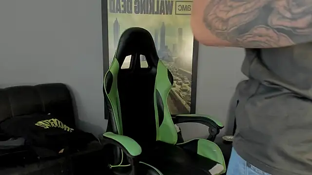 Snapshot of jamesinked_ chatting on February 10, 4:36 pm jamesinked  online show from February 10, 4:36 pm