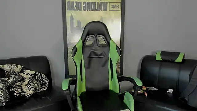 Snapshot of jamesinked_ chatting on February 19, 6:21 pm jamesinked  online show from February 19, 6:21 pm