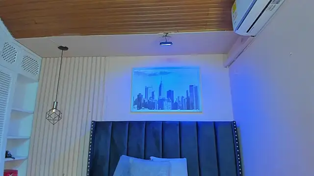 Snapshot of viiolett_lee chatting on January 24, 8:00 pm viiolett lee online show from January 24, 8:00 pm