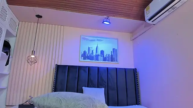 viiolett lee online show from April 14, 8:26 pm