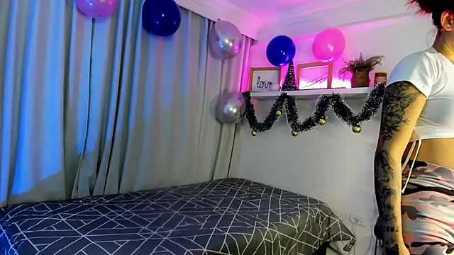 susyy7 online show from December 4, 7:33 pm