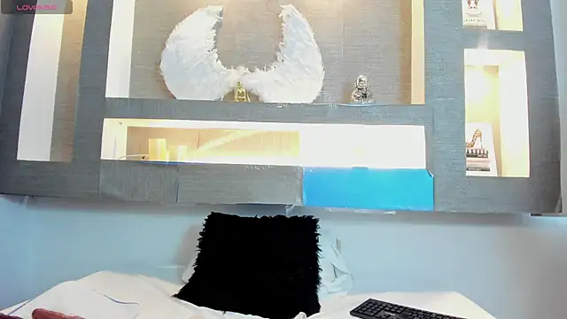 Snapshot of Cinthya_mjs chatting on February 13, 3:24 pm Cinthya mjs online show from February 13, 3:24 pm
