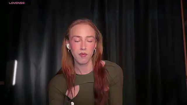 Avril Pearly  online show from May 22, 10:43 am