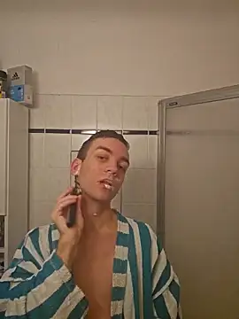 nickdtr online show from December 18, 4:07 am