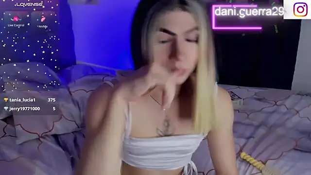 saskya online show from December 17, 11:38 am