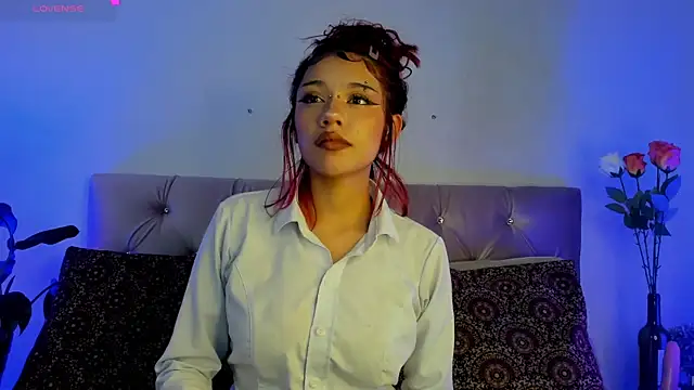 Redpandaa  online show from March 12, 12:36 pm