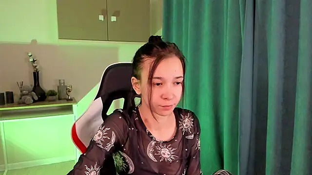 LilithStrangfor online show from December 16, 4:55 am