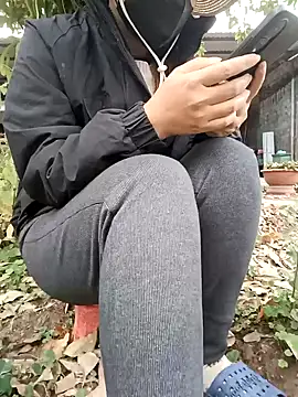 Snapshot of Fuckmehard2xx chatting on December 14, 2:45 am Fuckmehard2xx online show from December 14, 2:45 am