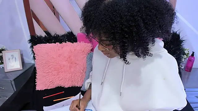 Elith noa online show from February 5, 10:22 pm