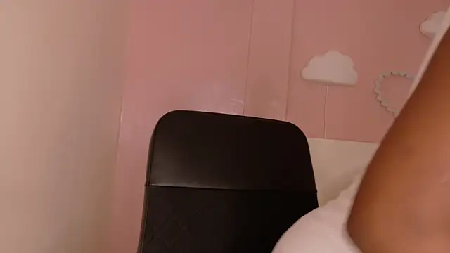 briannajackson  online show from November 11, 7:47 pm