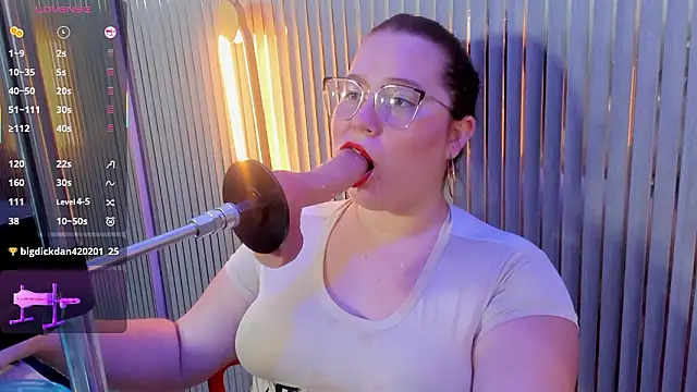 Snapshot of mylittle_princess chatting on February 6, 1:14 pm mylittle princess online show from February 6, 1:14 pm