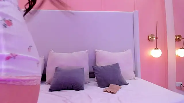 shaina vasquez online show from February 9, 1:53 am